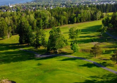 Club les Les Saules Rimouski – 2 ou 4 joueurs – 18 trous avec voiturette (en tout temps)