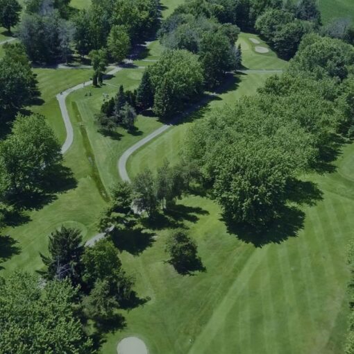 Club de golf Rivière-Rouge - 1 joueur à pied- Lundi au jeudi (départ entre 6h00 et 8h00 ou 11h00 à 12h00) – Image 2